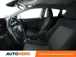 Rouge Utilisé 2017 Toyota Auris Hybrid Berline | 13 490 € (Prix juste)
