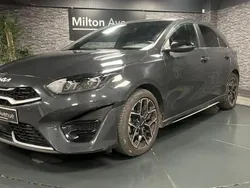 Gris Utilisé 2023 Kia Ceed GT GT-Line Berline | 24 990 € (Prix juste)