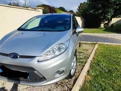 Gris Utilisé 2012 Ford Fiesta Titanium Citadine | 6 900 € (Prix juste)