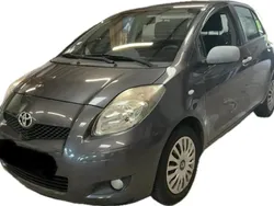 Gris Utilisé 2010 Toyota Yaris Berline | 9 990 € (Prix cher)