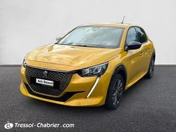 Jaune Utilisé 2022 Peugeot e-208 Active Citadine | 15 645 € (Prix juste)