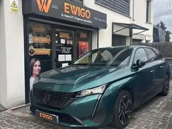 Vert Utilisé 2023 Peugeot 308 Allure Break | 21 990 € (Bon prix)