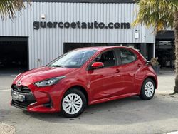 Rouge Utilisé 2022 Toyota Yaris Hybrid Berline | 18 990 € (Prix juste)