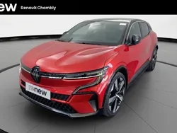 Rouge Utilisé 2022 Renault Mégane Techno Berline | 24 990 € (Prix juste)