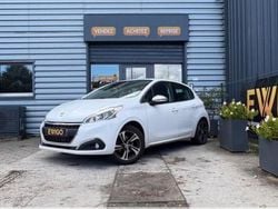 Blanc Utilisé 2016 Peugeot 208 Citadine | 3 990 € (Super prix)
