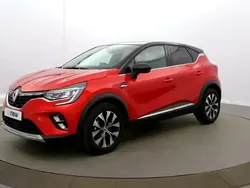 Rouge Utilisé 2024 Renault Captur Techno SUV | 20 990 € (Prix juste)