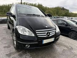 Noir Utilisé 2010 Mercedes A180 Avantgarde Monospace | 3 990 € (Prix assez cher)