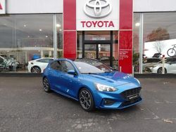 Bleu Occasion 2018 Ford Focus ST-Line Berline | 14 990 € (Prix assez cher)