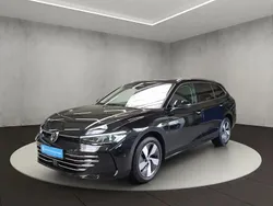 Noir Utilisé 2024 VW Passat Elegance Break | 50 400 €