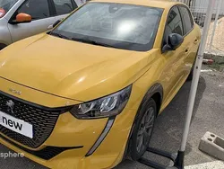 Jaune Utilisé 2022 Peugeot e-208 Style Citadine | 16 999 € (Prix juste)