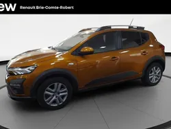 Orange Utilisé 2023 Dacia Sandero Expression Citadine | 14 480 € (Prix juste)