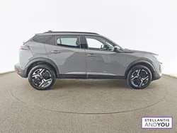 Gris Nouvelle 2025 Peugeot 2008 Allure SUV | 27 990 € (Prix juste)