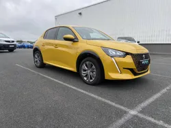 Jaune Utilisé 2021 Peugeot e-208 Citadine | 15 999 € (Bon prix)