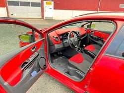 Rouge Utilisé 2014 Renault R9 Berline | 7 200 €