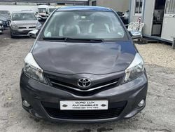 Orange Utilisé 2015 Toyota Yaris Berline | 9 999 €
