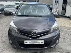 Orange Utilisé 2015 Toyota Yaris Berline | 9 999 € (Prix juste)