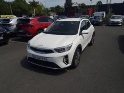Blanc Utilisé 2023 Kia Stonic Active SUV | 16 600 € (Prix juste)