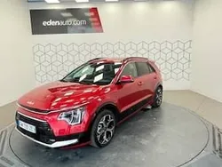 Rouge Utilisé 2023 Kia Niro Premium SUV | 31 990 € (Prix assez cher)