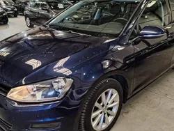 Utilisé 2015 VW Golf VII LOUNGE Berline | 7 990 € (Prix juste)