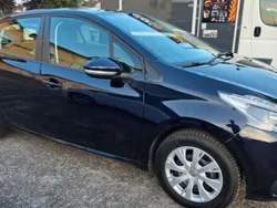 Bleu Utilisé 2018 Peugeot 208 Active Citadine | 8 490 € (Prix juste)