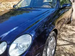 Bleu Utilisé 2008 Mercedes E320 Berline | 14 000 €