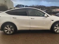 Utilisé 2023 Tesla Model Y Standard Range SUV | 31 900 € (Prix juste)