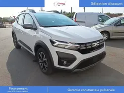 Blanc Utilisé 2023 Dacia Sandero Expression Citadine | 17 480 € (Prix assez cher)