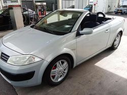 Gris Utilisé 2004 Renault Mégane Cabriolet Cabriolet | 2 950 €