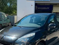 Noir Utilisé 2010 Renault Scénic III Monospace | 4 790 € (Prix cher)