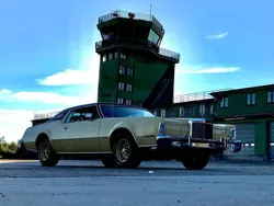 Jaune Utilisé 1974 Lincoln Continental Coupé | 13 990 €
