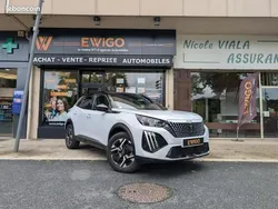 Blanc Utilisé 2023 Peugeot 2008 GT SUV | 21 990 € (Prix juste)