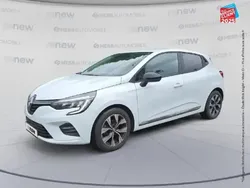 Blanc Utilisé 2023 Renault Clio V Evolution Berline | 15 499 € (Prix juste)