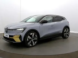 Gris Utilisé 2022 Renault Mégane Iconic Berline | 25 990 € (Prix juste)