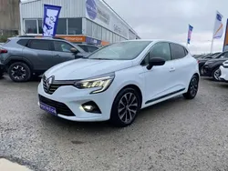 Blanc Utilisé 2023 Renault Clio V Techno Berline | 15 980 € (Prix juste)