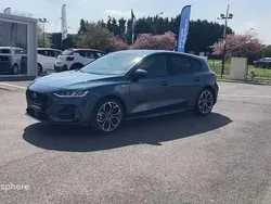 Bleu Utilisé 2025 Ford Focus ST-Line X Berline | 28 990 € (Prix juste)