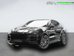Utilisé 2025 Porsche Cayenne Turbo E-Hybrid SUV | 207 900 € (Prix cher)