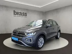Gris Utilisé 2024 VW T-Roc Style SUV | 32 300 € (Prix juste)
