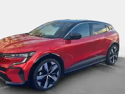 Rouge Utilisé 2022 Renault Mégane Techno Berline | 26 990 € (Prix juste)