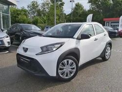 Blanc Utilisé 2023 Toyota Aygo X Active SUV | 13 390 €
