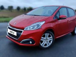 Rouge Utilisé 2018 Peugeot 208 Signature Sky Citadine | 6 390 € (Prix juste)