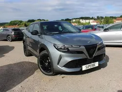 Gris Nouvelle 2025 Alfa Romeo Junior SUV | 29 800 € (Bon prix)