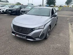 Gris Utilisé 2024 Peugeot 308 Allure Berline | 24 999 € (Prix juste)
