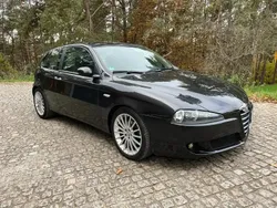 Noir Utilisé 2007 Alfa Romeo 147 Distinctive Citadine | 3 990 €