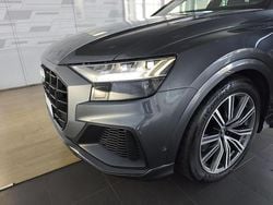 Argent fleuret métallisé Utilisé 2022 Audi Q8 Competition SUV | 82 900 € (Prix cher)