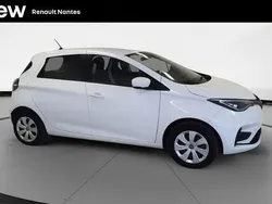 Blanc Utilisé 2021 Renault Zoe Business Citadine | 15 990 € (Prix assez cher)