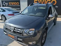 Noir Utilisé 2015 Dacia Duster Lauréate SUV | 8 989 € (Prix juste)