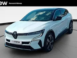 Blanc Utilisé 2023 Renault Mégane Iconic Berline | 25 299 € (Prix juste)