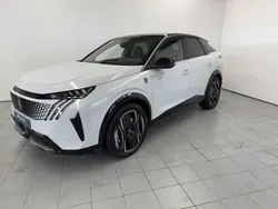 Blanc Utilisé 2025 Peugeot e-3008 GT SUV | 45 990 €