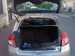 Gris Utilisé 2011 Renault Clio III Berline | 5 800 € (Prix juste)