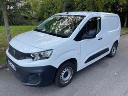 Blanc Utilisé 2020 Peugeot Partner Monospace | 14 950 €